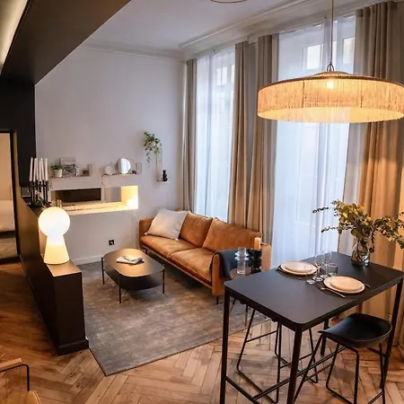 Home Apartment *