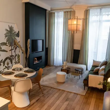 Apartment Home *
